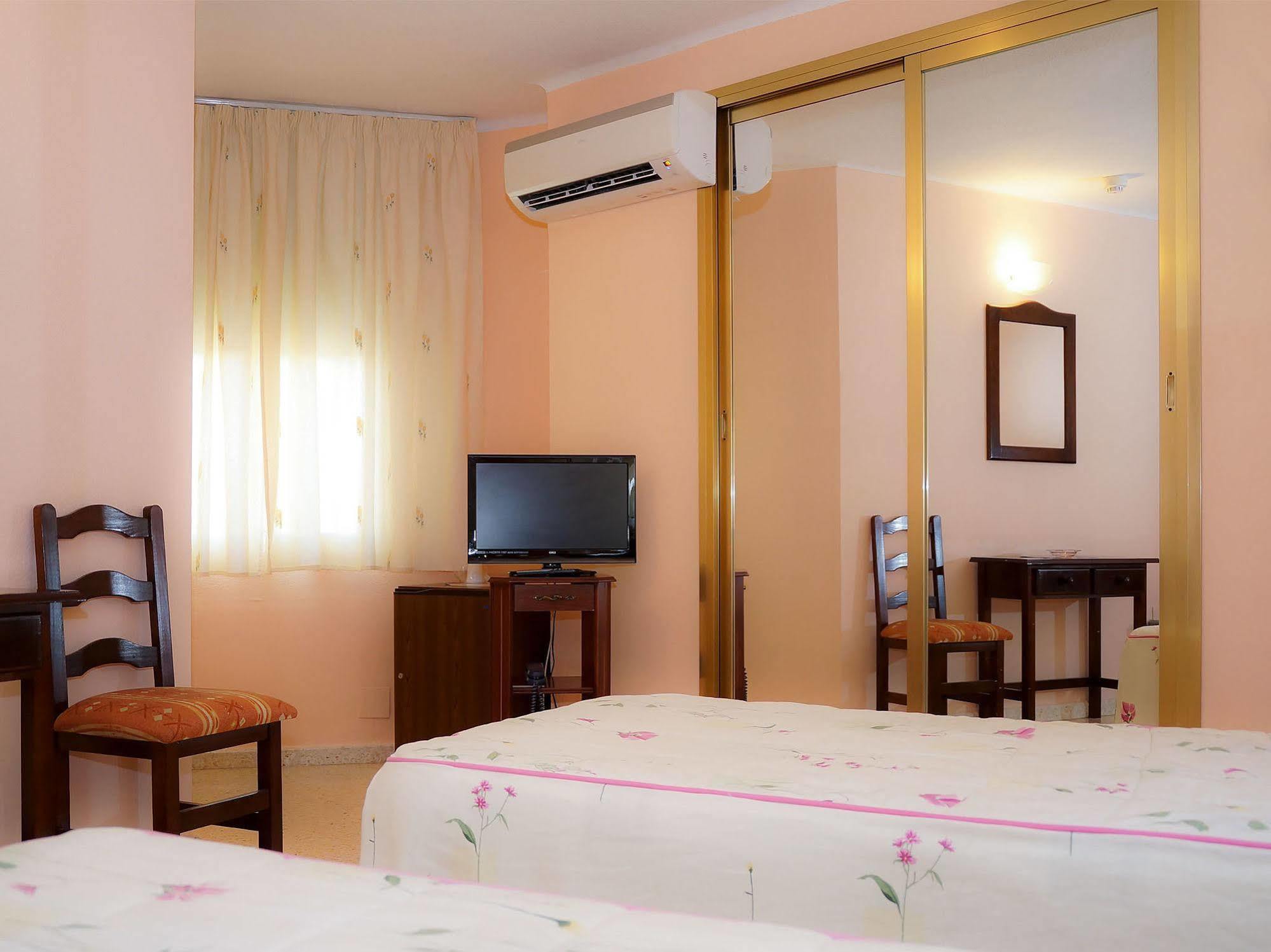 Hotel Velis Velez Malaga Esterno foto